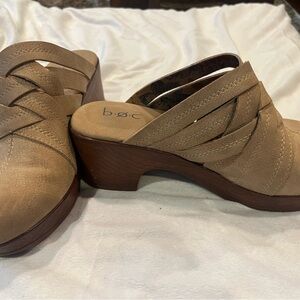 b.o.c. Women's Brown Strappy Mules